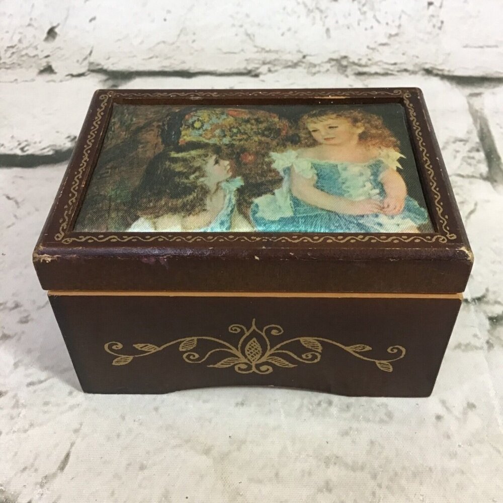 Vintage Music Box All Wound Up MGM Grand Hotel Reno NV Cushioned‎ Top Victorian